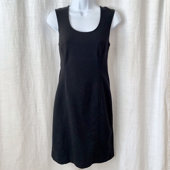 Banana Republic Dresses & Skirts - EUC- Banana Republic Twist Back Bodycon Dress!